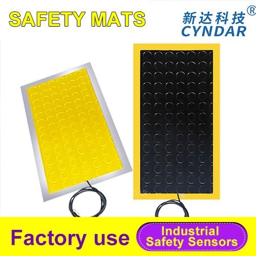 Equipment perimeter protection safety mat